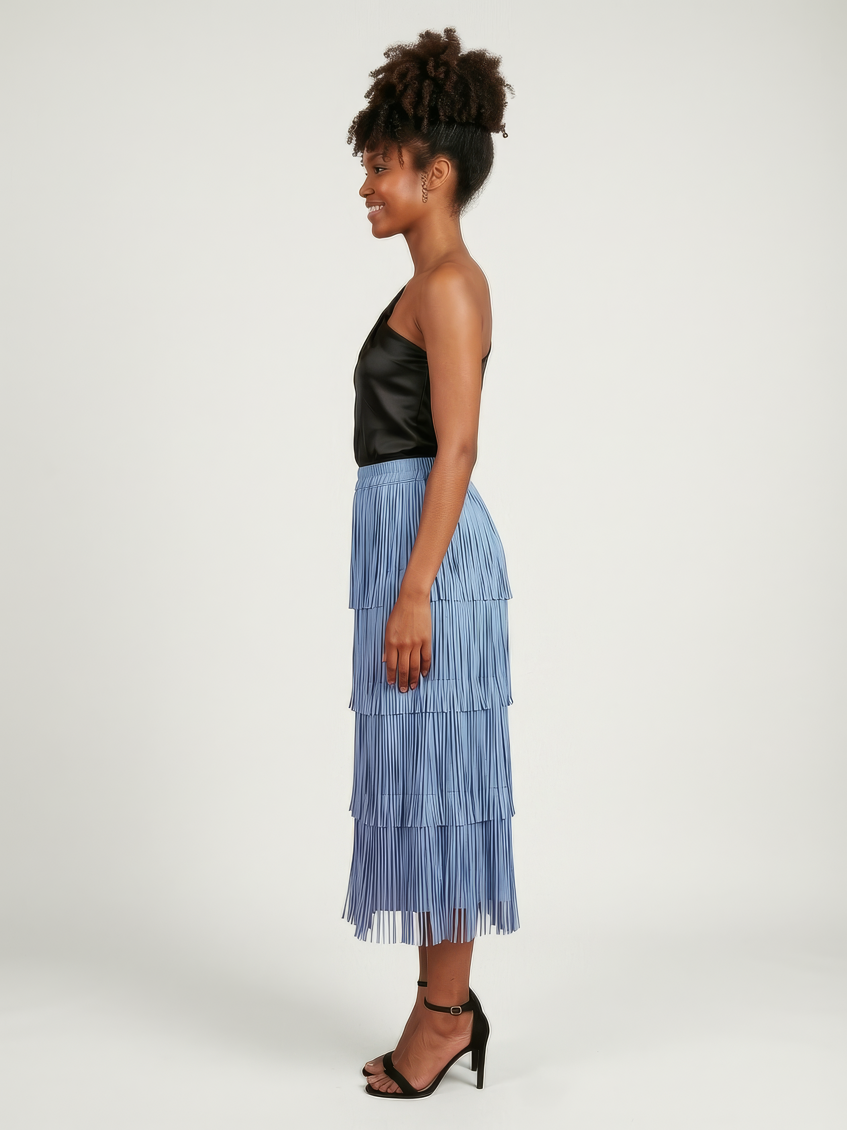 Saia Midi Ebrar com Camadas de Franjas – Azul Claro Saia Midi Ebrar com Camadas de Franjas – Azul Claro
