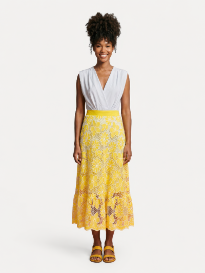 Saia Midi Rania em Renda Guipir Floral – Amarela