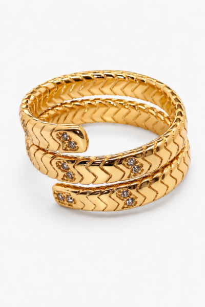 Anel Trançado Dourado com Detalhes Brilhantes