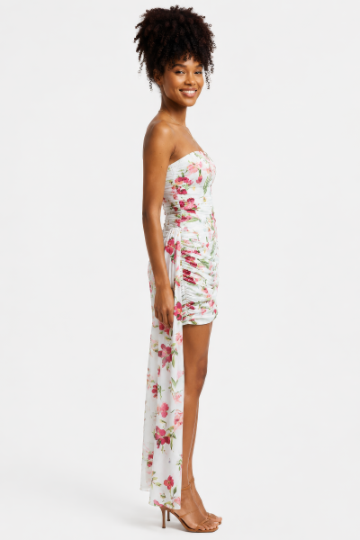 Vestido Floral Elegante com Detalhe Assimétrico