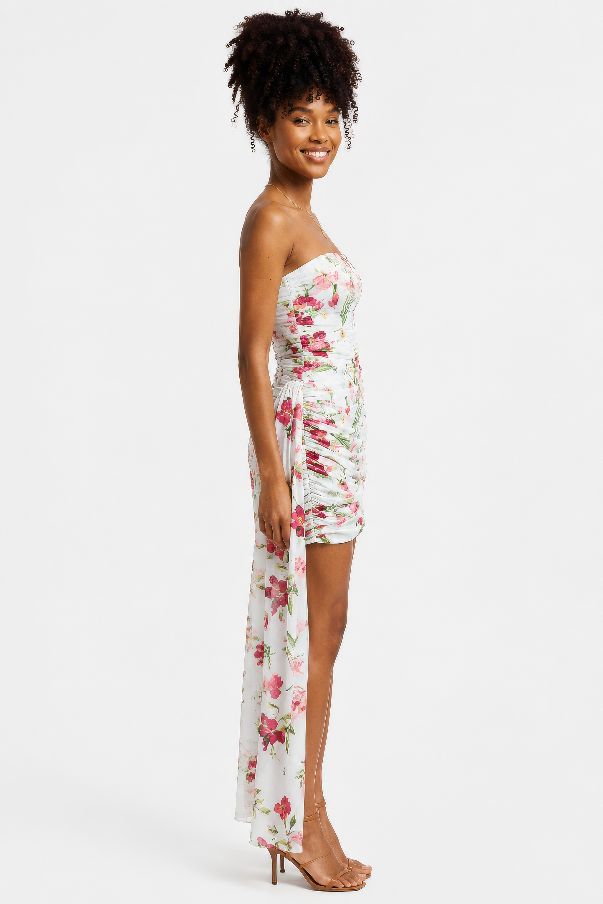 Vestido Floral Elegante com Detalhe Assimétrico Vestido Floral Elegante com Detalhe Assimétrico